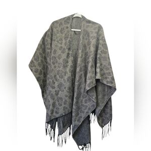 Woolrich Leopard Print Poncho Wrap One Size Fringe Open Front Shall Cozy